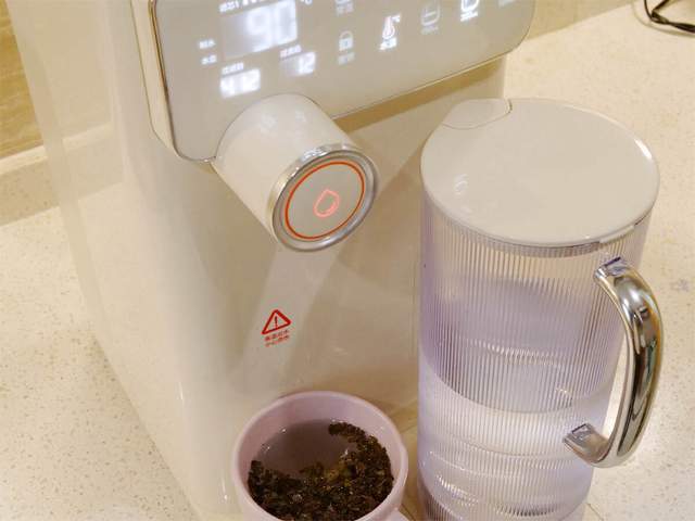 告別水質(zhì)煩惱，盡享健康生活——九陽臺(tái)式凈飲機(jī)濾芯，3年免更換，富含天然鍶元素